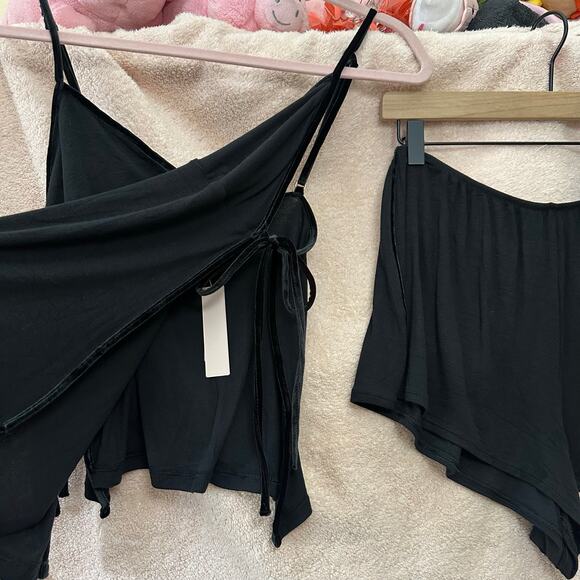 Victoria Secret‎ Ribbed Modal Velvet Trim Cami Shorts Set Black Size Medium NWT - Picture 11 of 14